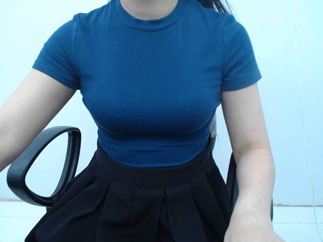 Lady-Young live cam on BongaCams