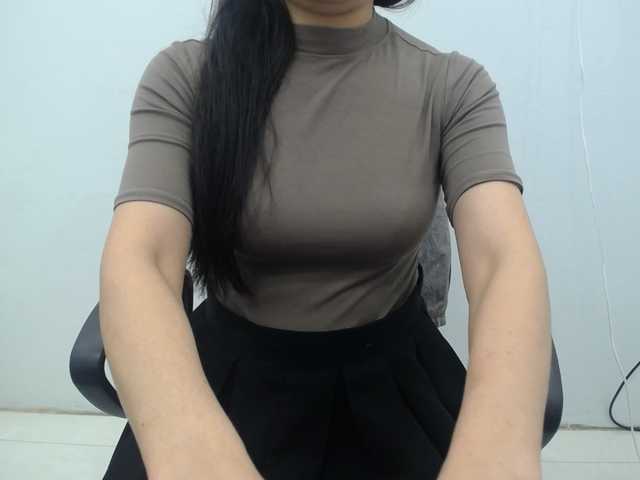Lady-Young live cam on BongaCams