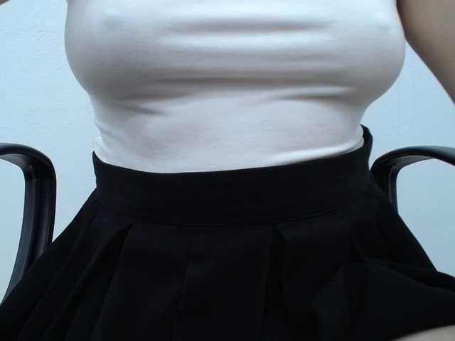 Lady-Young live cam on BongaCams