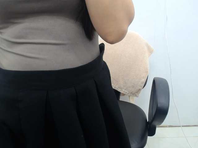 Lady-Young live cam on BongaCams