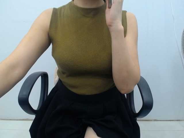 Lady-Young live cam on BongaCams
