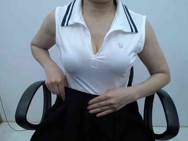 Lady-Young webcam