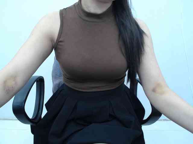Lady-Young webcam