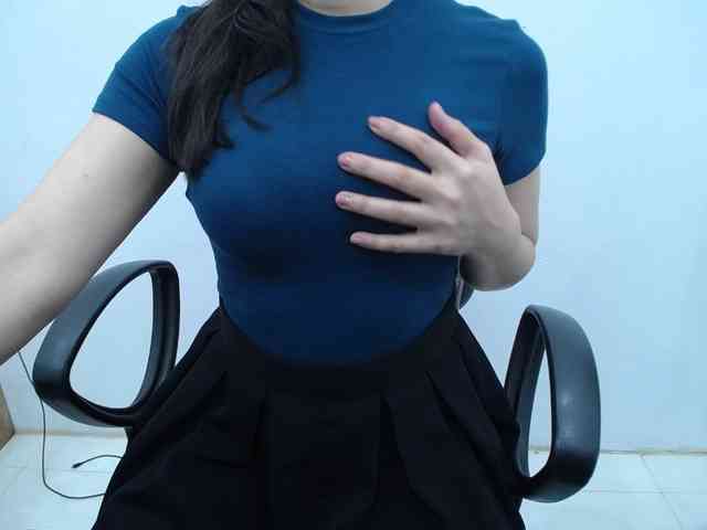 Lady-Young webcam