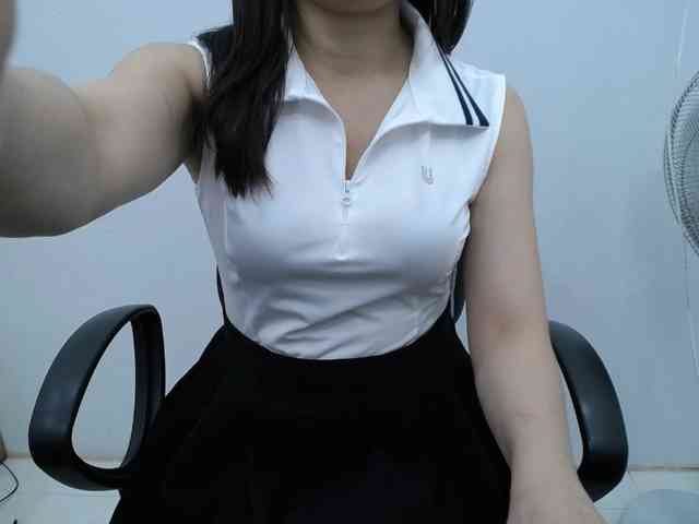 Lady-Young webcam