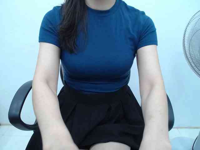 Lady-Young webcam