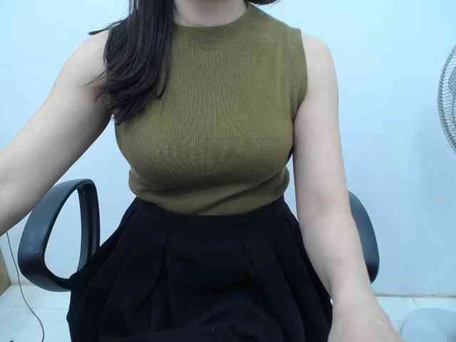 Lady-Young webcam