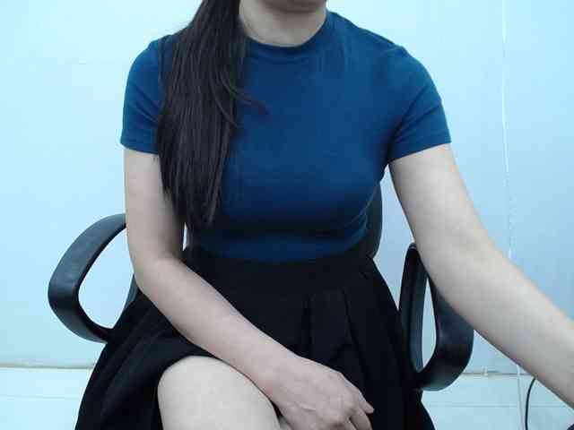 Lady-Young webcam