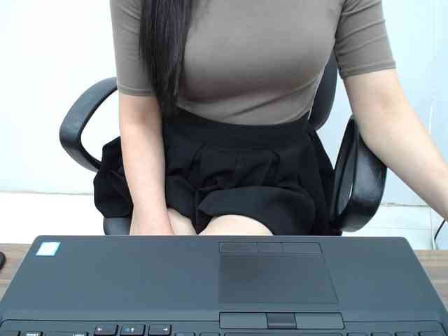 Model: Lady-Young