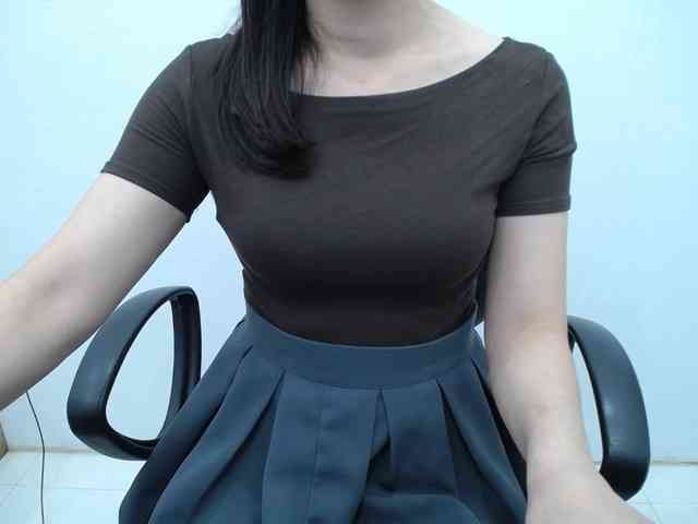 Lady-Young webcam