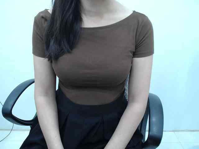 Lady-Young webcam