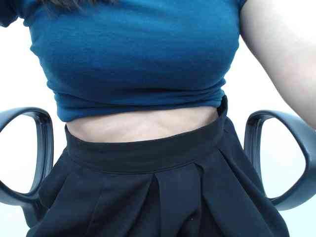 Lady-Young webcam