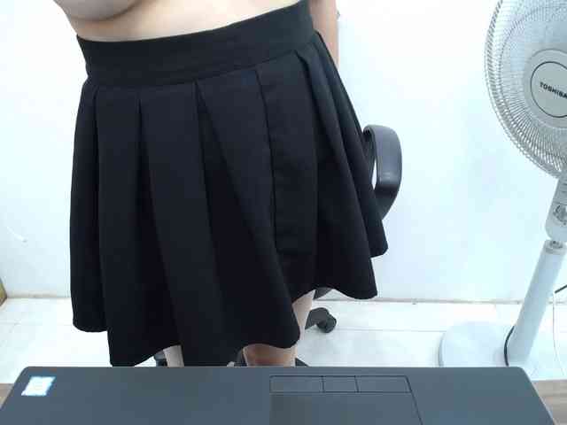 Lady-Young webcam