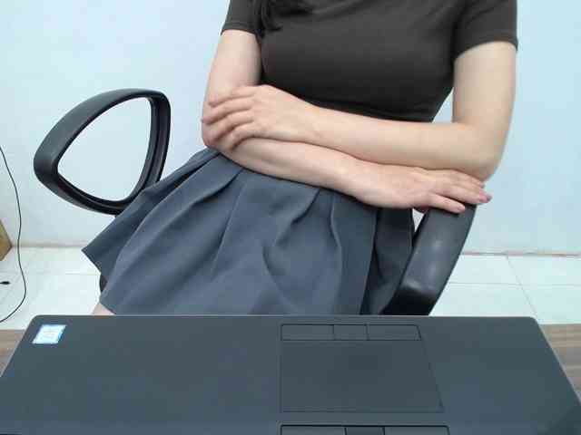 Lady-Young webcam