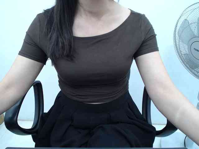 Lady-Young webcam