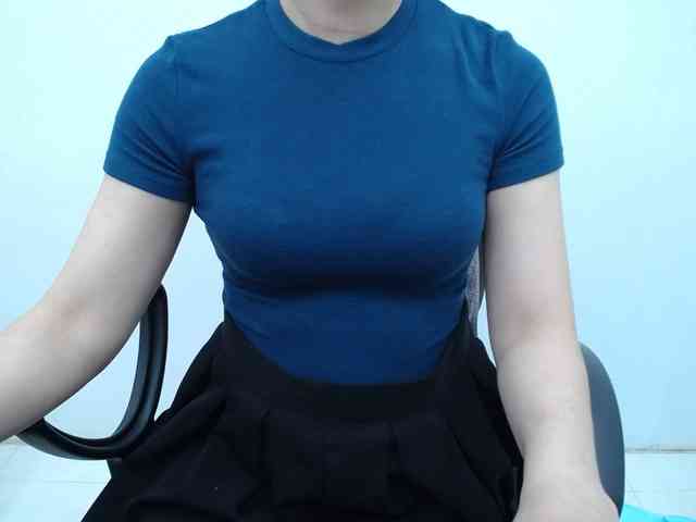 Lady-Young webcam