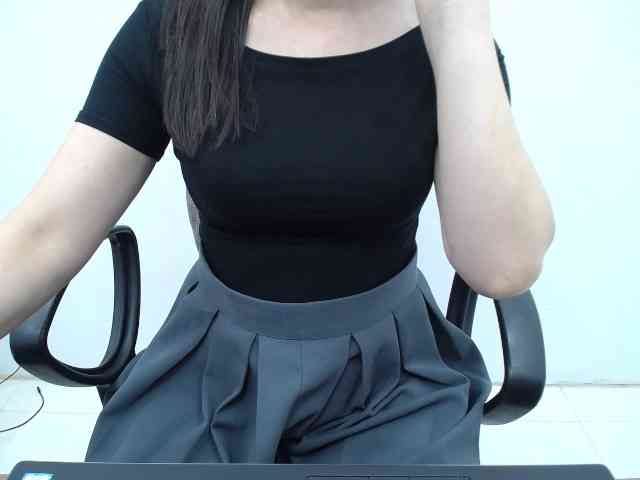 Lady-Young webcam