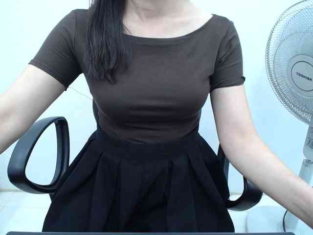 Lady-Young webcam