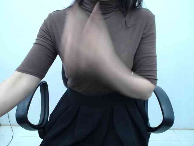 Lady-Young webcam