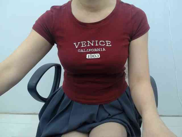Lady-Young webcam