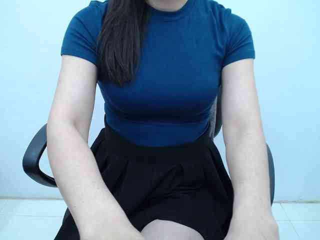 Lady-Young webcam