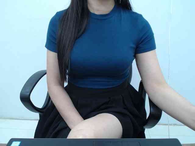 Lady-Young webcam