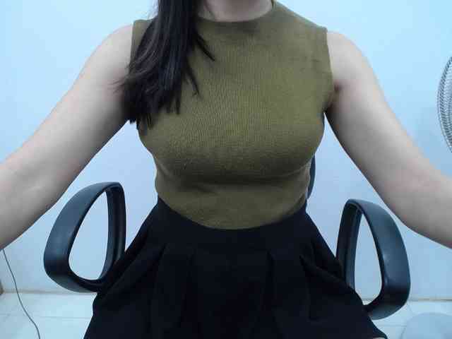 Lady-Young webcam