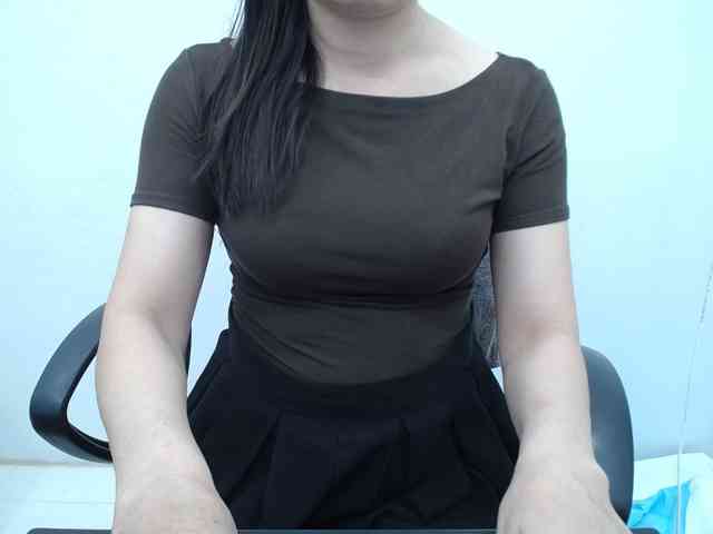 Lady-Young webcam