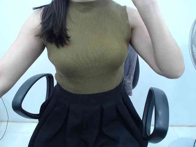 Lady-Young webcam