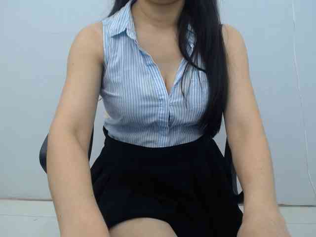 Lady-Young webcam