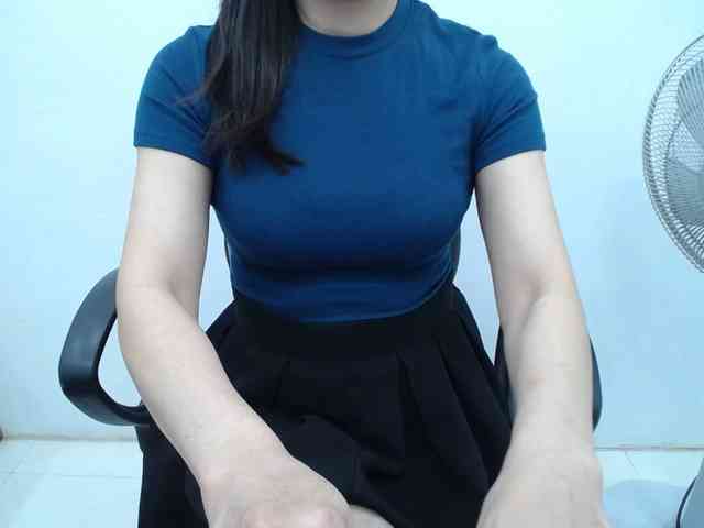 Lady-Young webcam