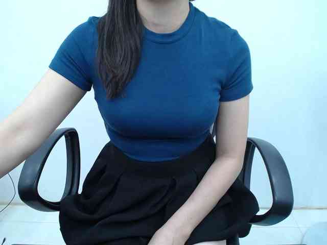 Lady-Young webcam