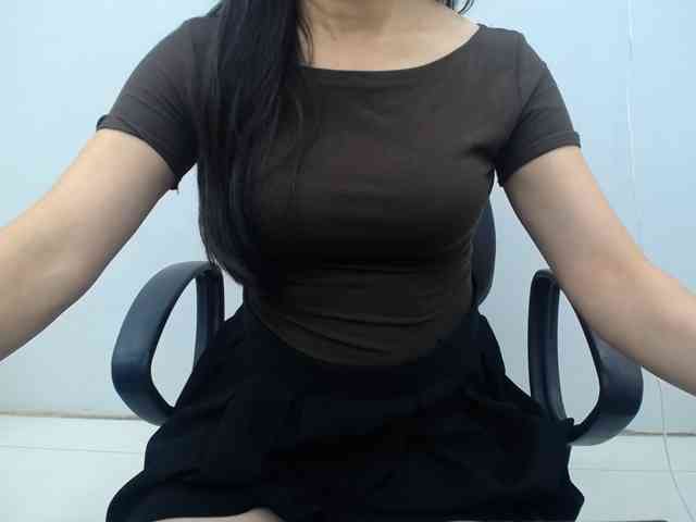 Lady-Young webcam