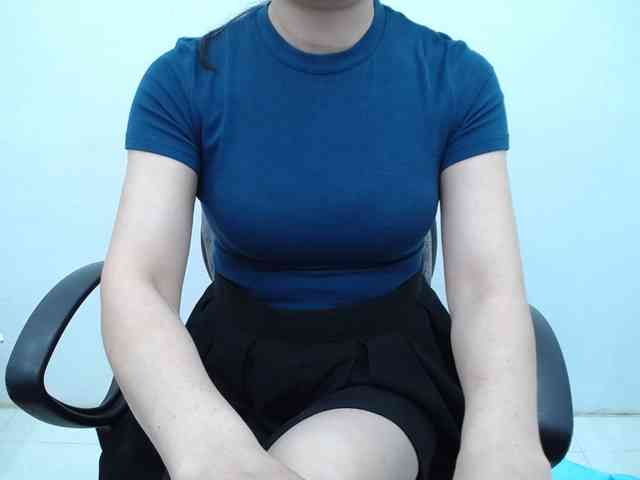 Lady-Young webcam