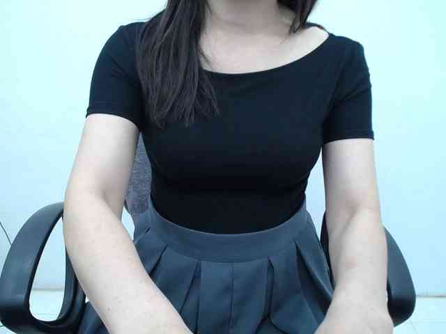 Lady-Young webcam