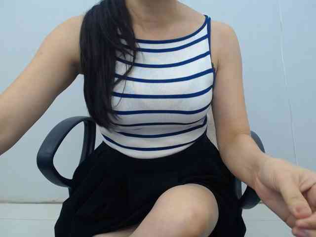 Lady-Young webcam