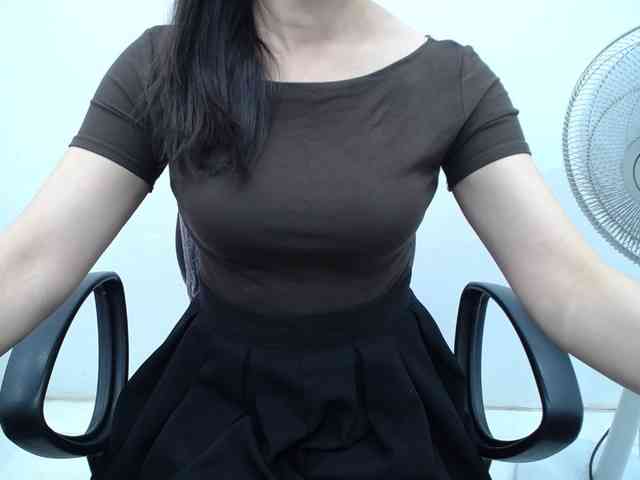 Lady-Young webcam