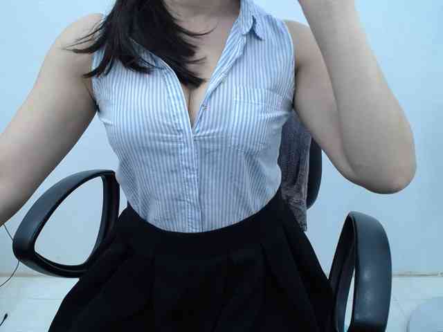 Lady-Young webcam