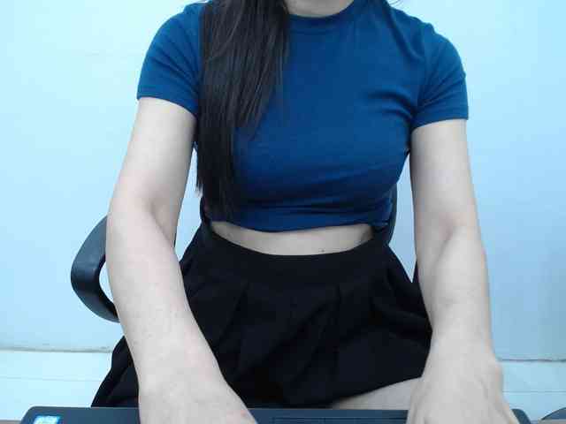 Lady-Young webcam