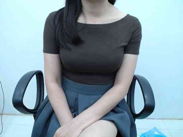 Lady-Young webcam