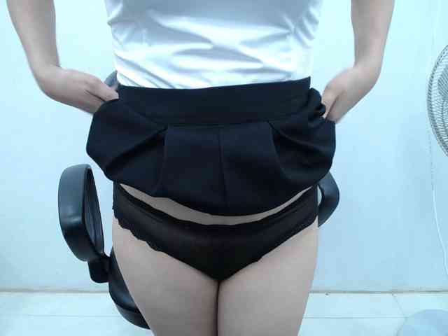 Lady-Young webcam