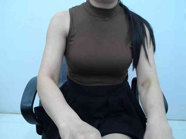 Lady-Young webcam
