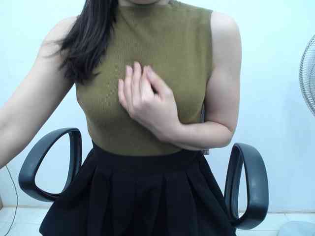 Lady-Young webcam
