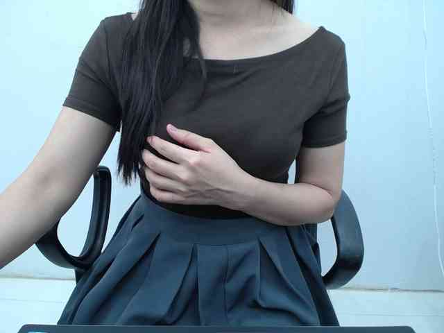 Lady-Young webcam