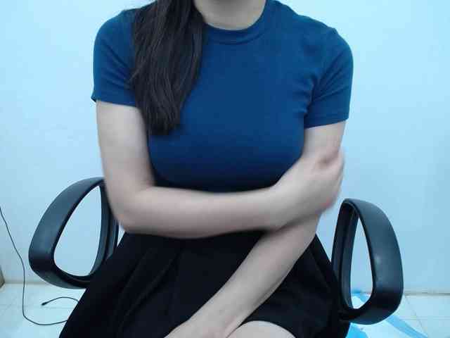 Lady-Young webcam
