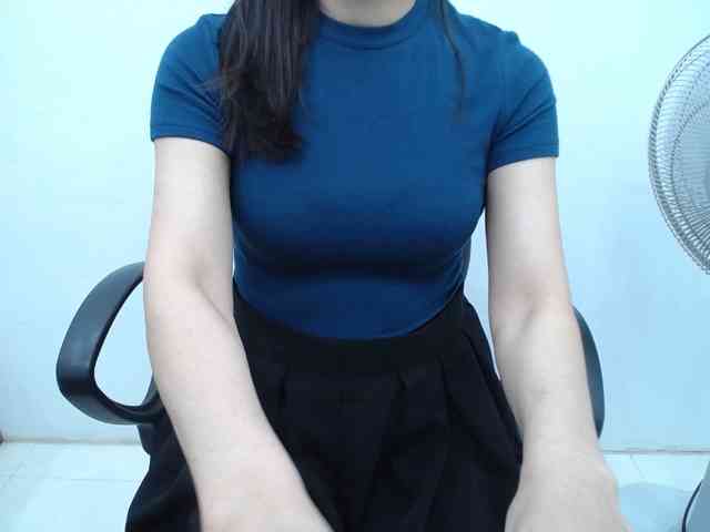 Lady-Young webcam