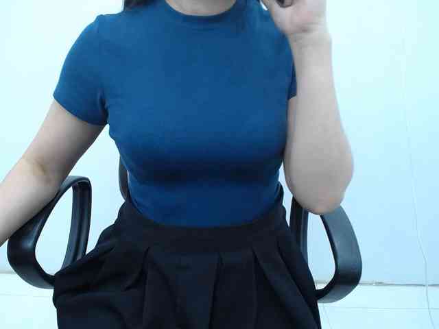 Lady-Young webcam
