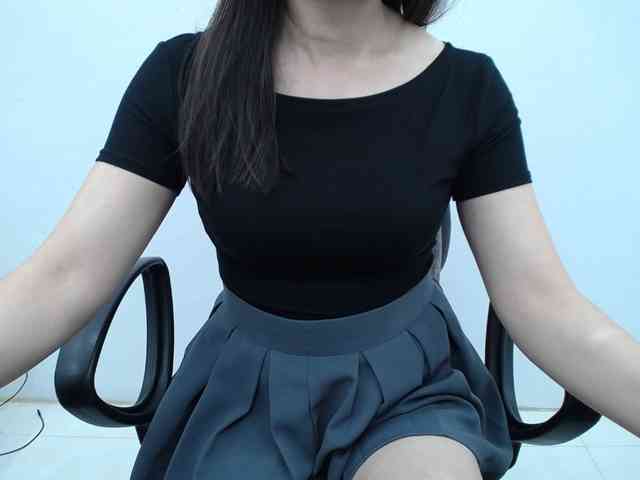 Lady-Young webcam