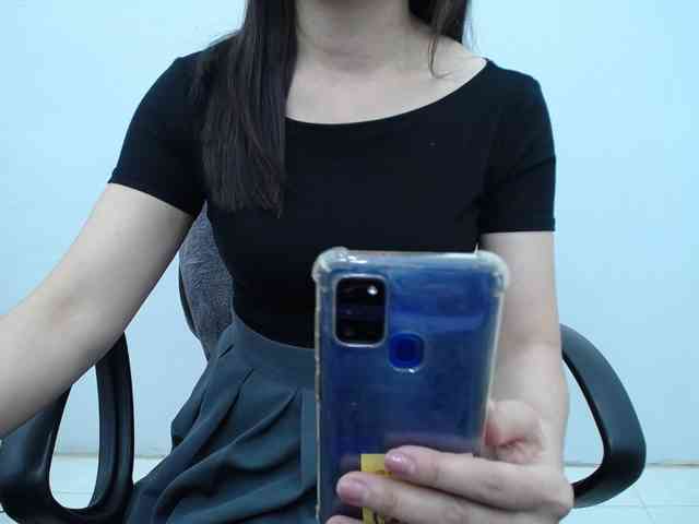 Lady-Young webcam
