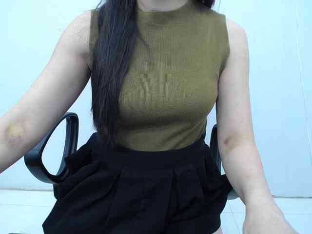Lady-Young webcam